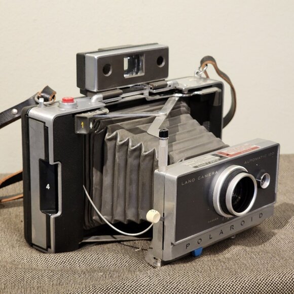 Vintage Polaroid Automatic 100 Land Camera Set -Untested - Picture 2 of 16